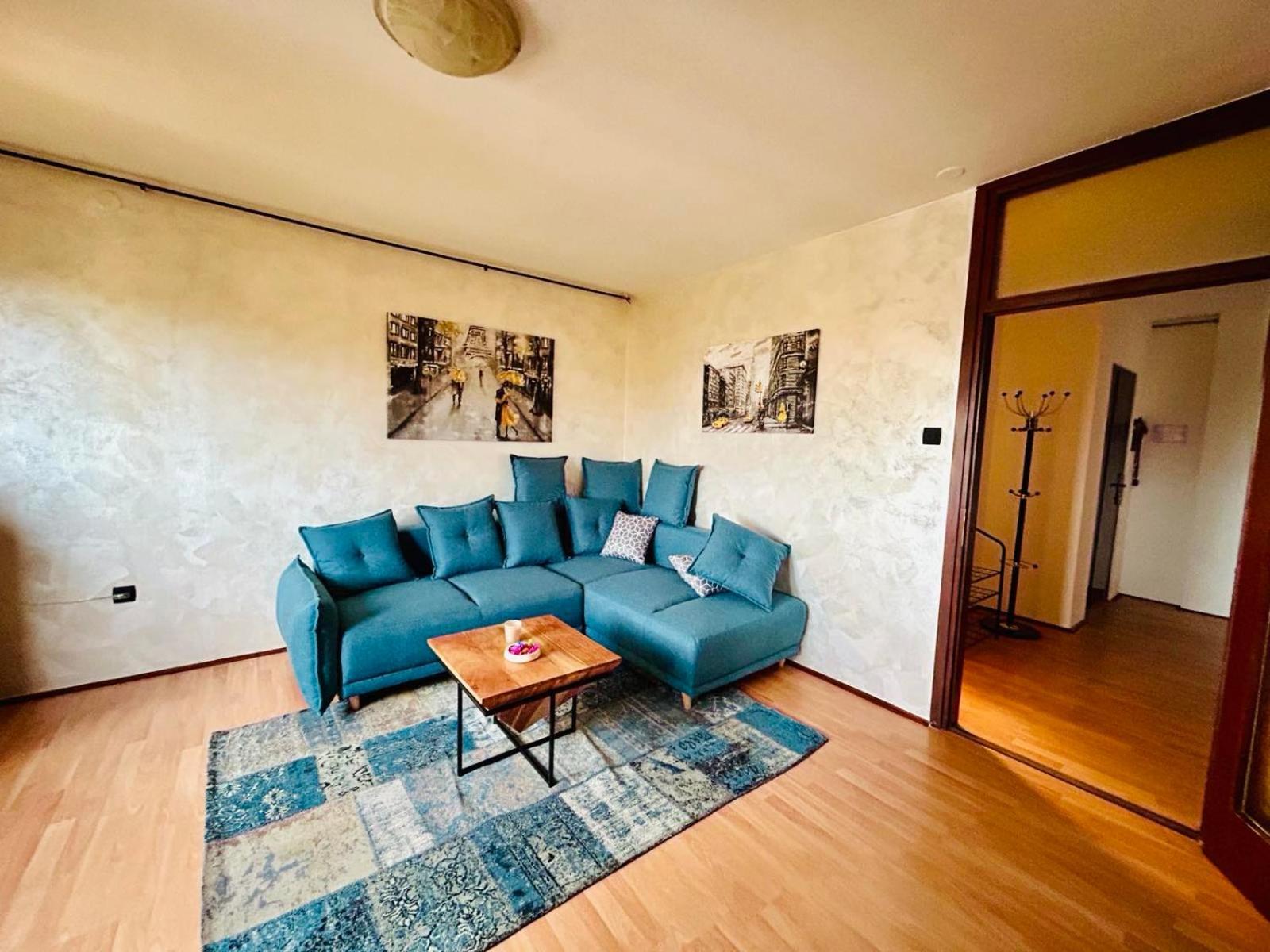 Fly By Suite - Zagreb Airport - 0-24H Self Check In&Out - Parking On Site Velika Gorica Esterno foto