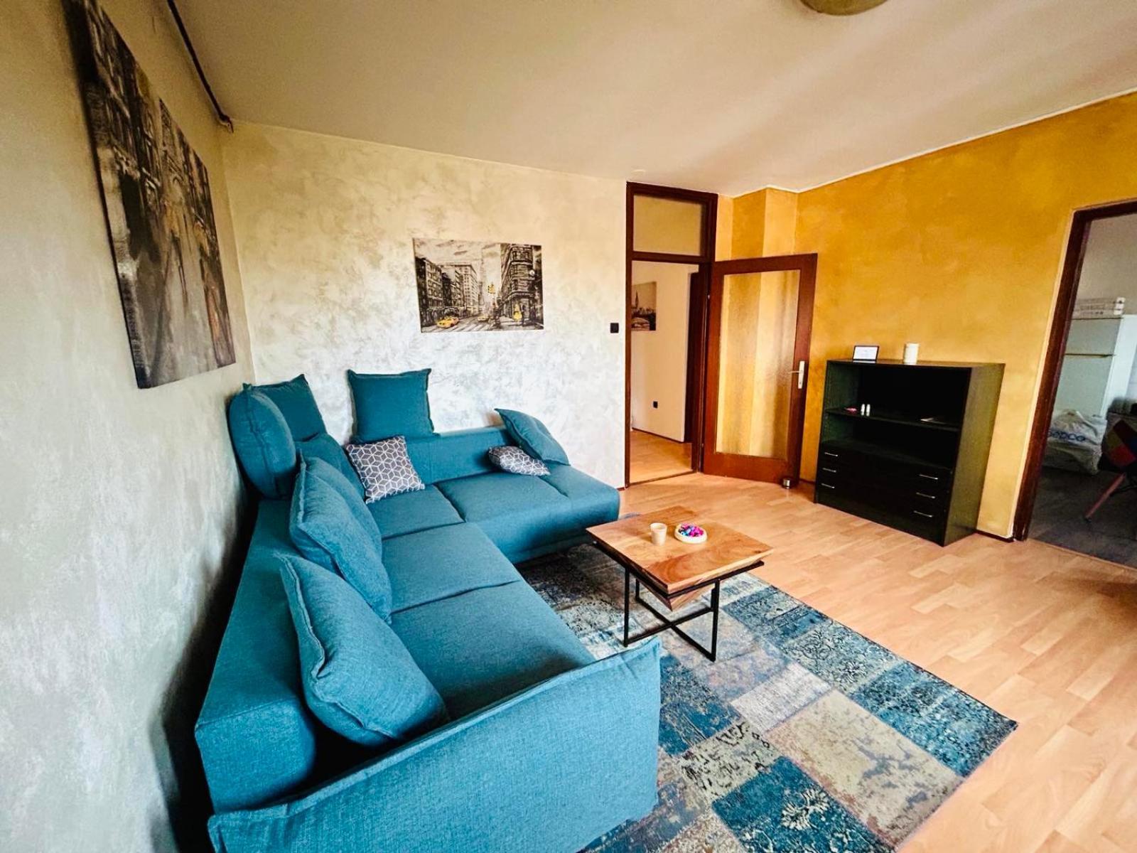 Fly By Suite - Zagreb Airport - 0-24H Self Check In&Out - Parking On Site Velika Gorica Esterno foto